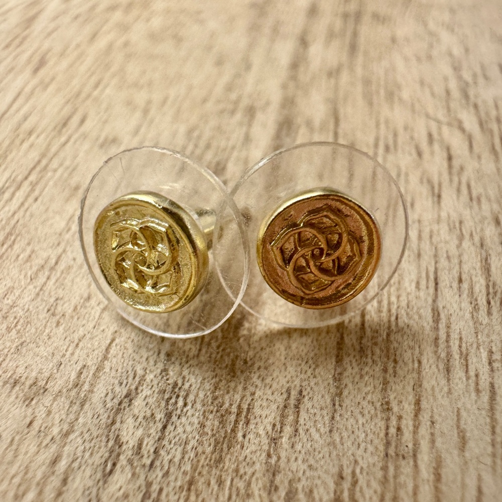 Kendra Scott Earrings - Kendra Scott Stud Earrings - Dira Coin Earrings - Picture 2 of 3